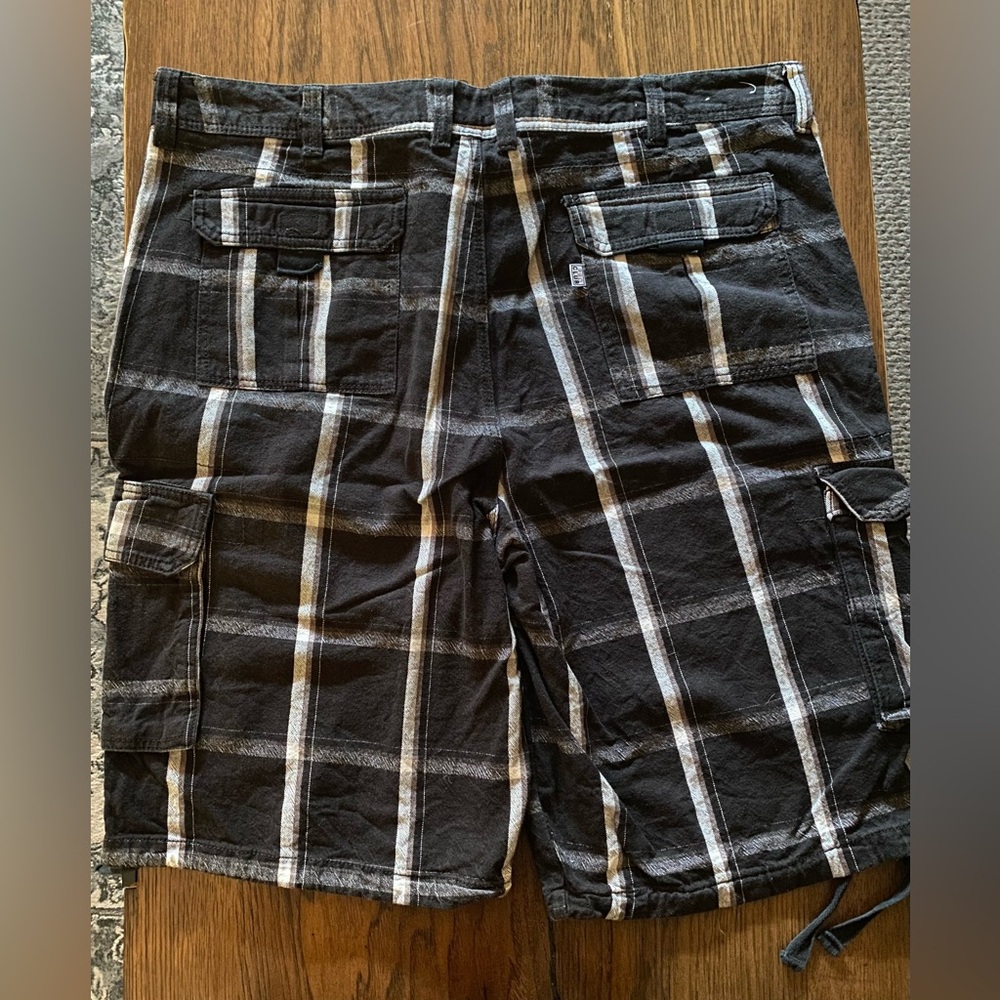 Men’s cargo shorts